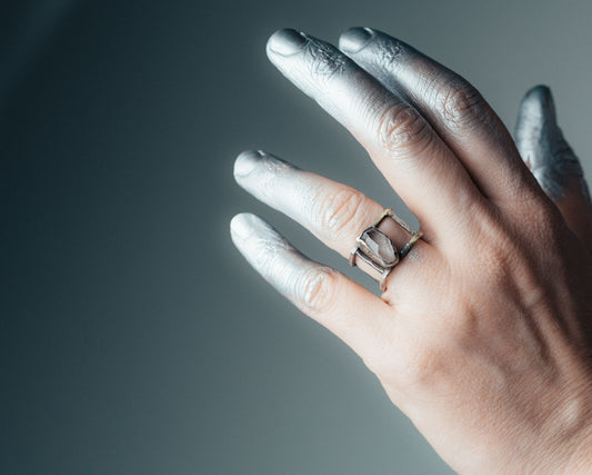 Anillo de Topacio con Pátina Crepuscular