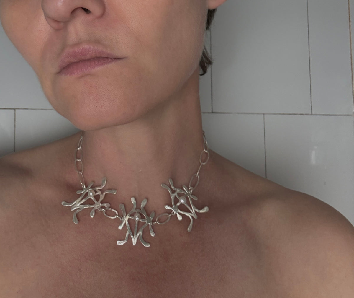 Openwork neklace