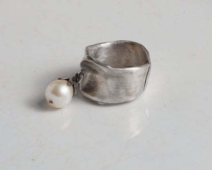 Organic Form Pearl Charm Ring