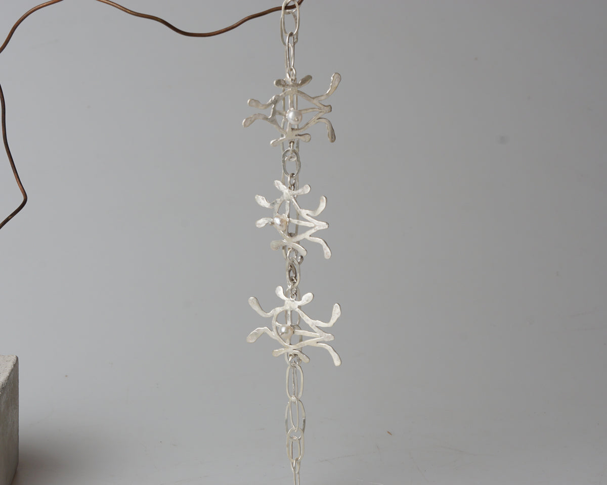 Openwork neklace