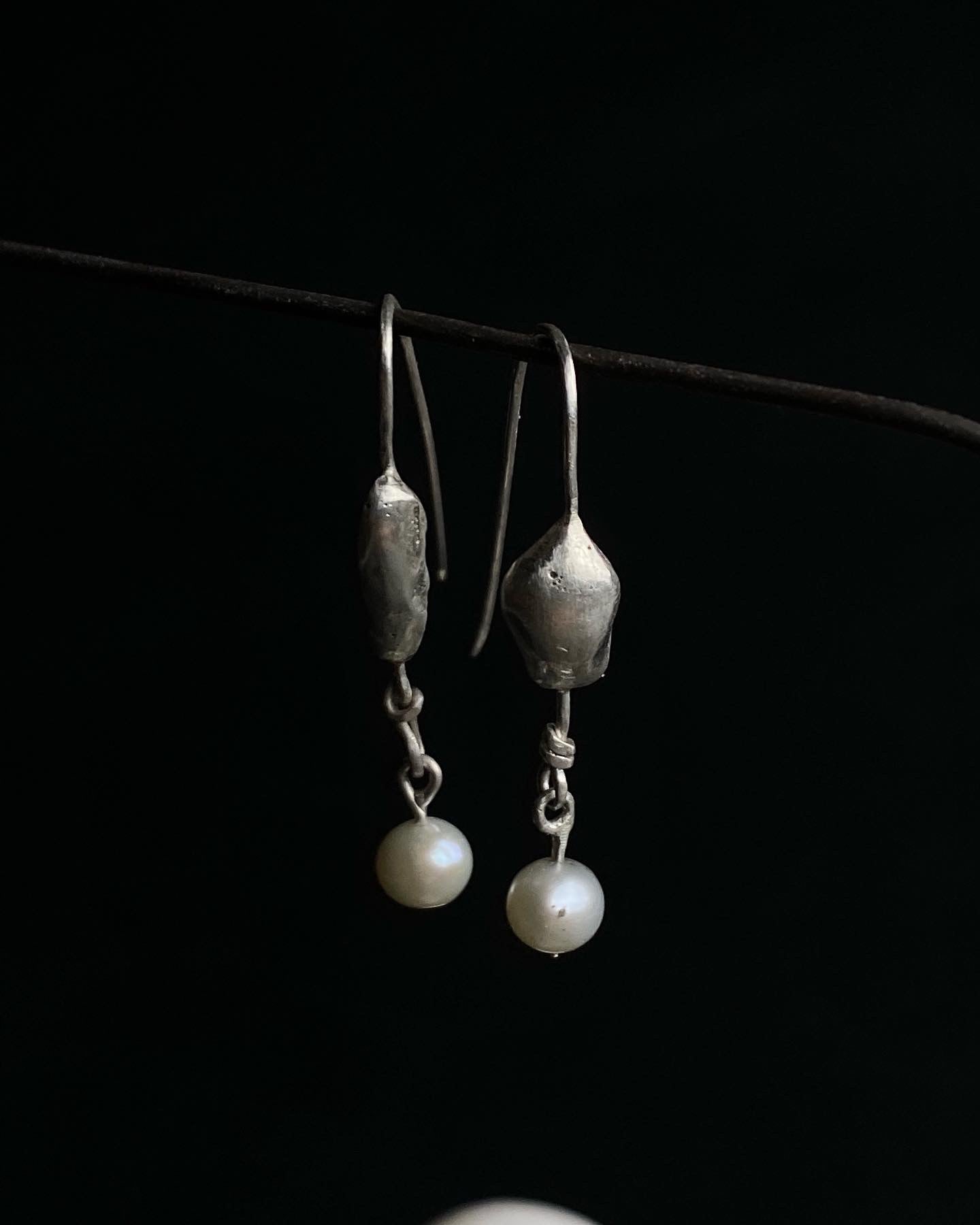 Aretes con perlas naturales