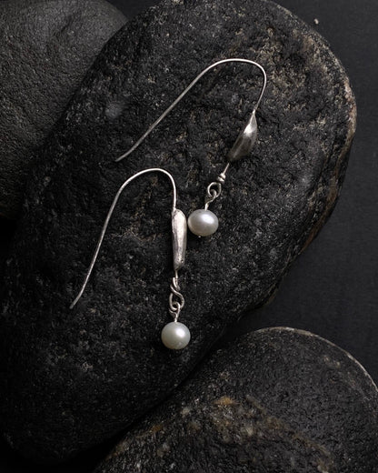 Aretes con perlas naturales