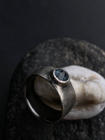 Anillo de topacio azul cielo