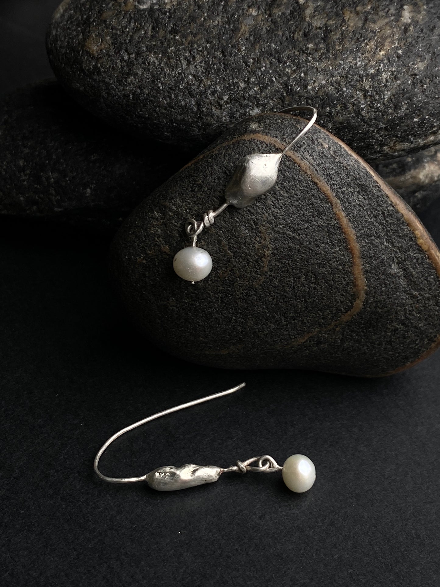 Aretes con perlas naturales