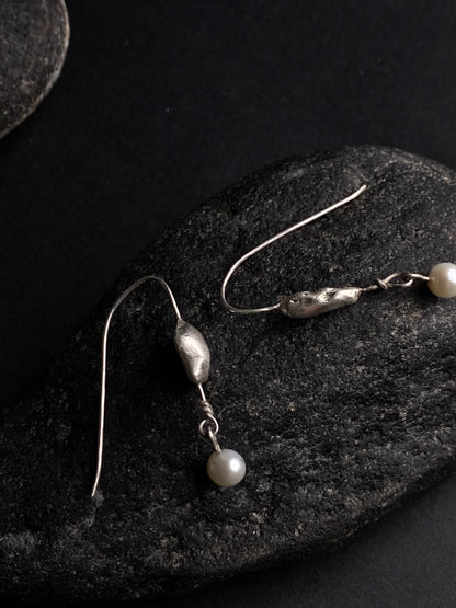 Aretes con perlas naturales