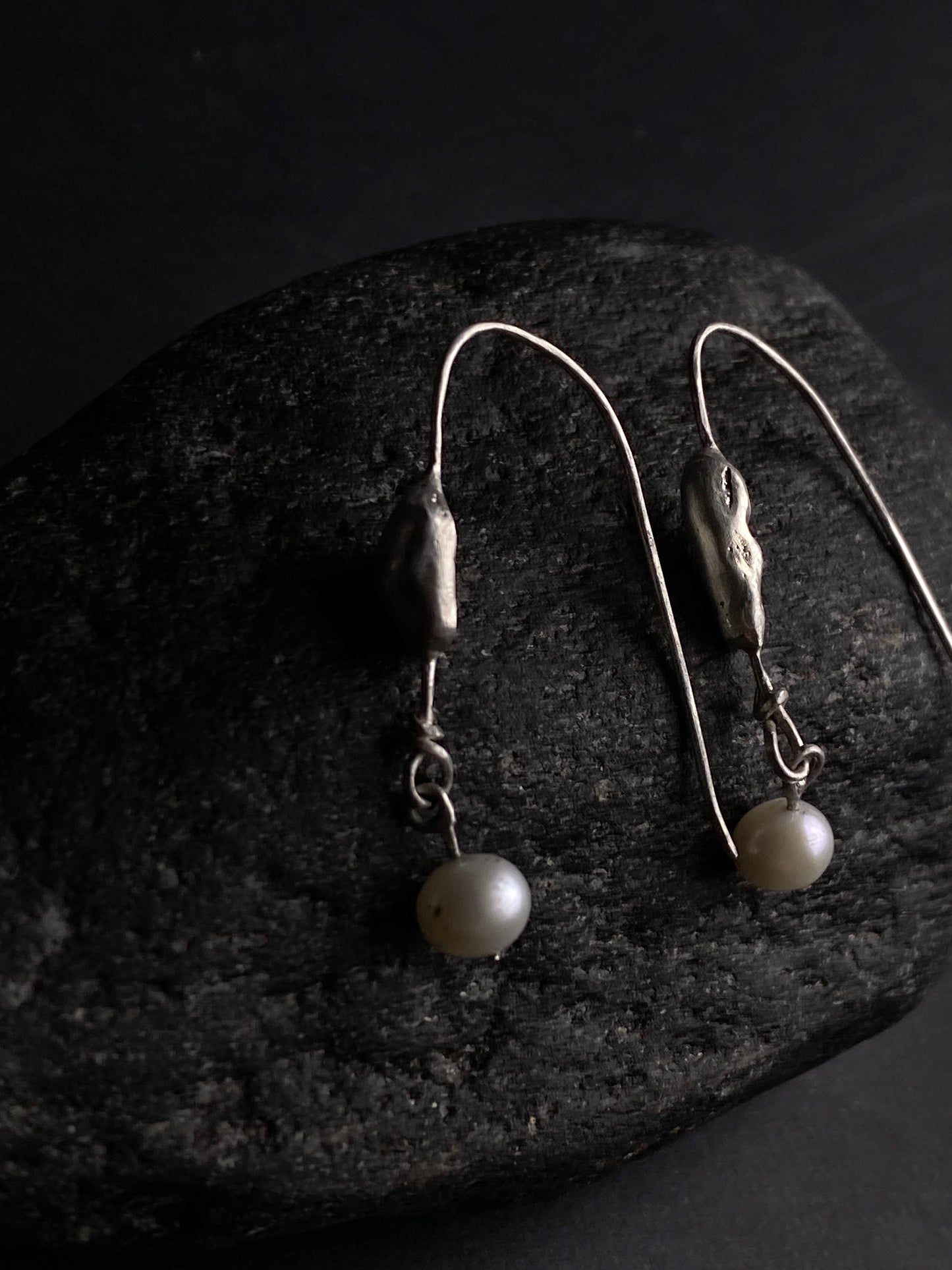 Aretes con perlas naturales