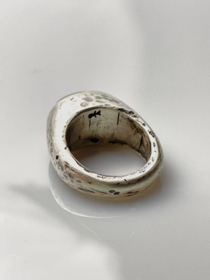 Anillo masivo de labradorita