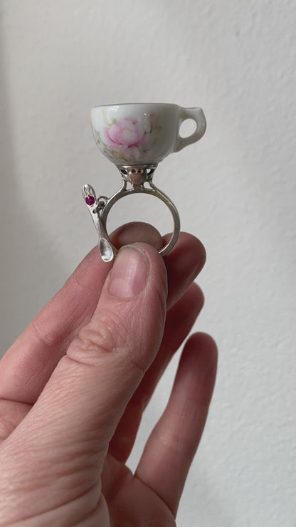 ANILLO DE LA FIESTA DEL TÉ LOCO